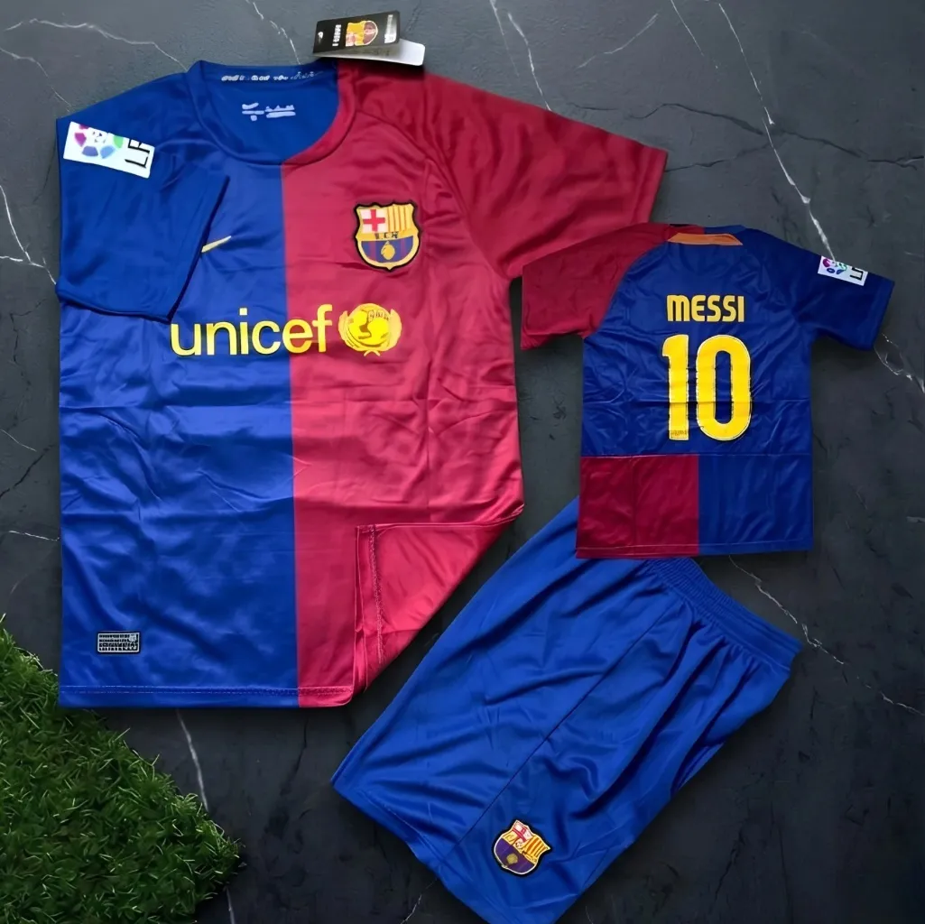 Barcelona 2008-09 home kit (Messi-10