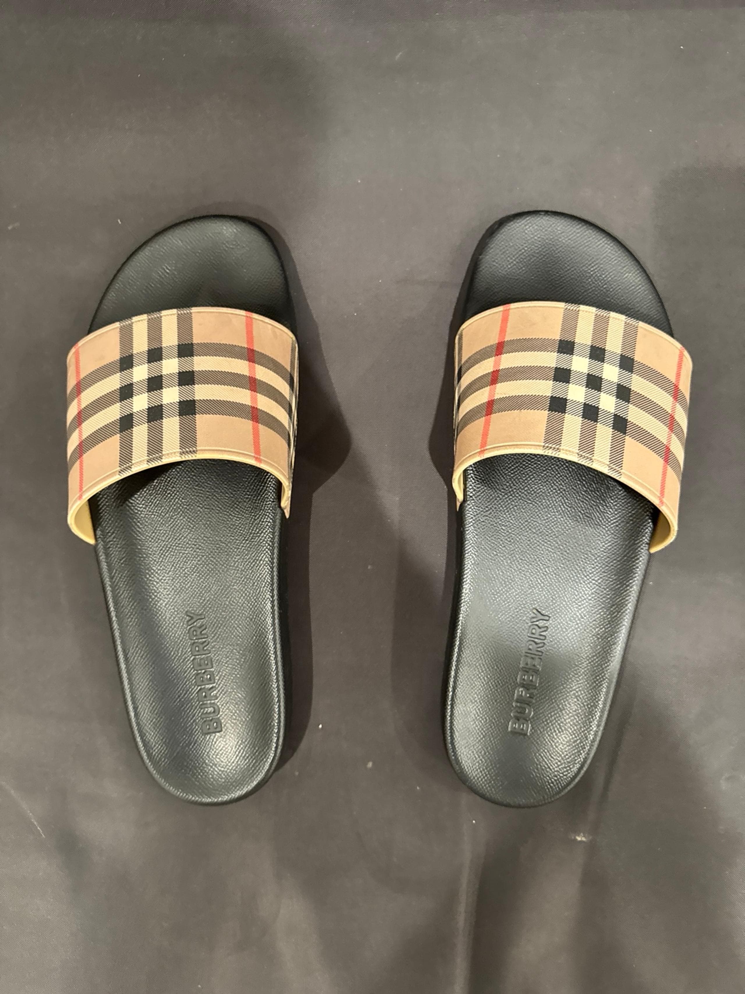 BURBERRY SLIPERS