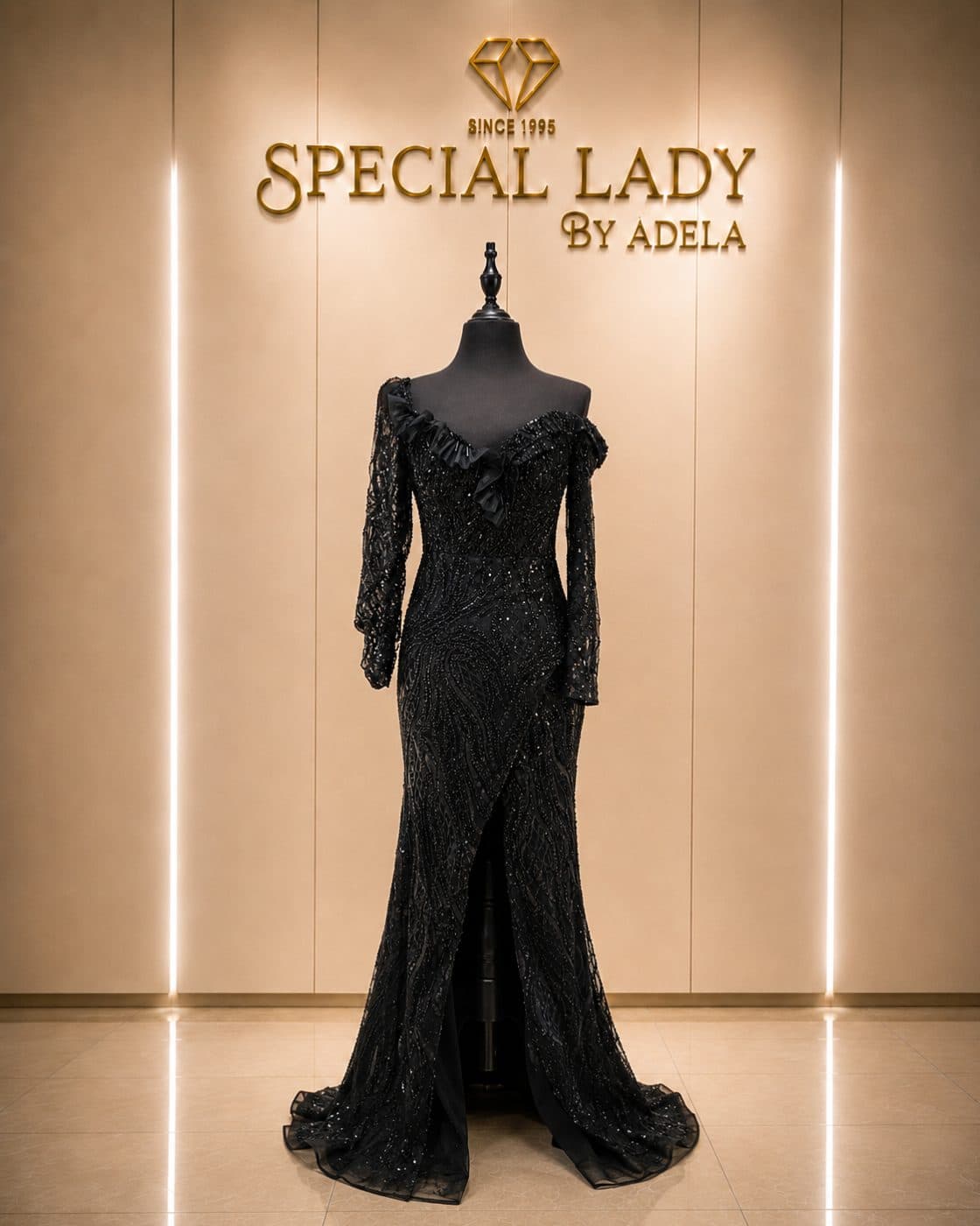 Noir Ruffle Éclat Gown