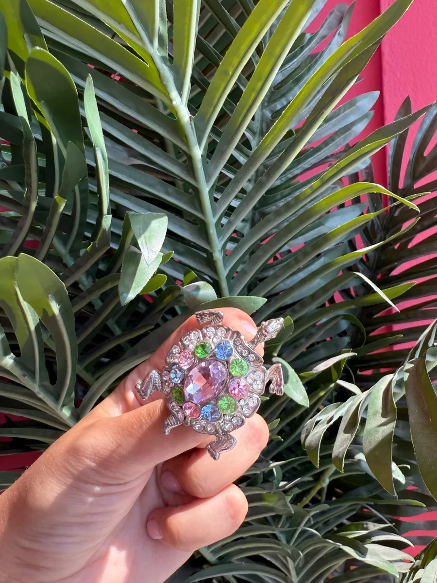 Brooch