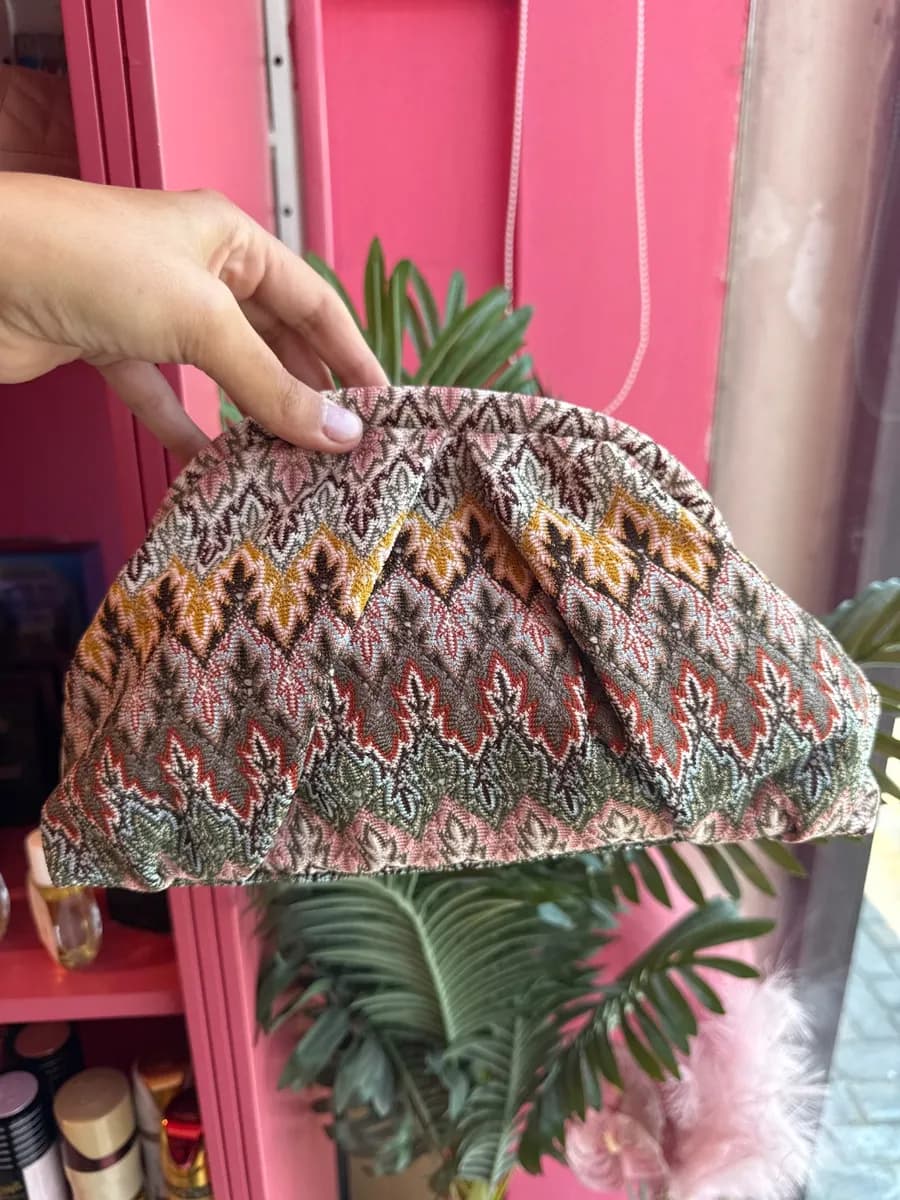 Trendy clutch
