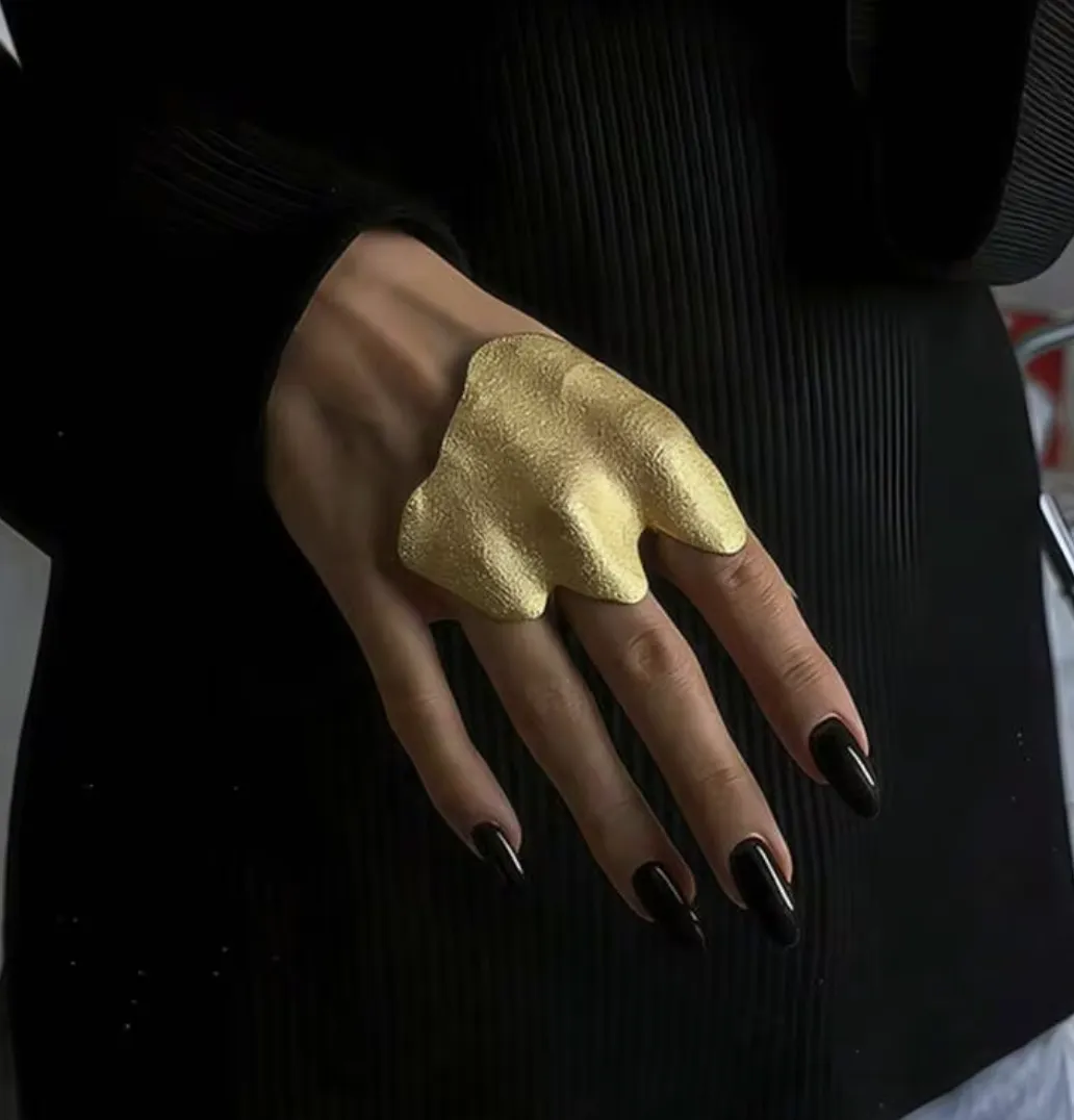 Asymmetrical wrinkled Joint Ring