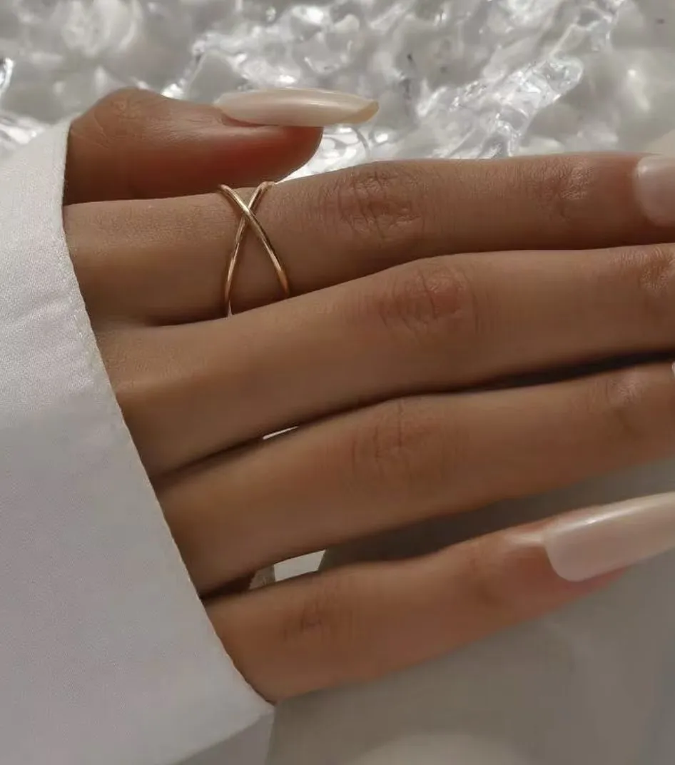 Circle X Criss Cross Design Chic & Minimalist Lady Ring