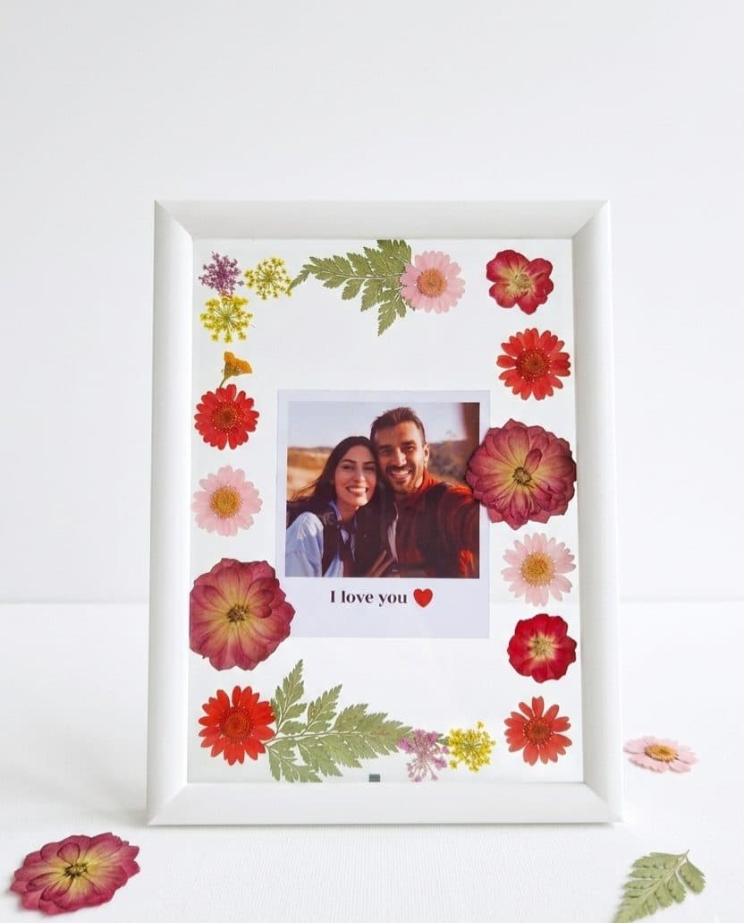 Dried flower frame
