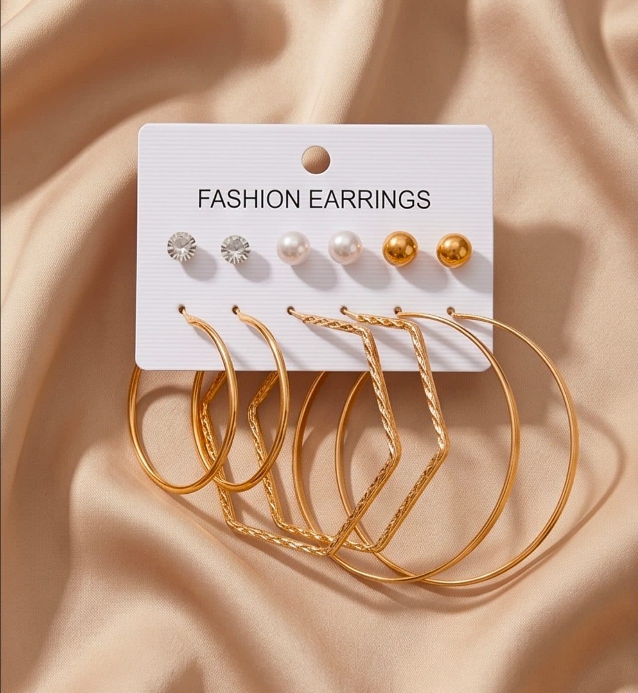 Stylish gold earings