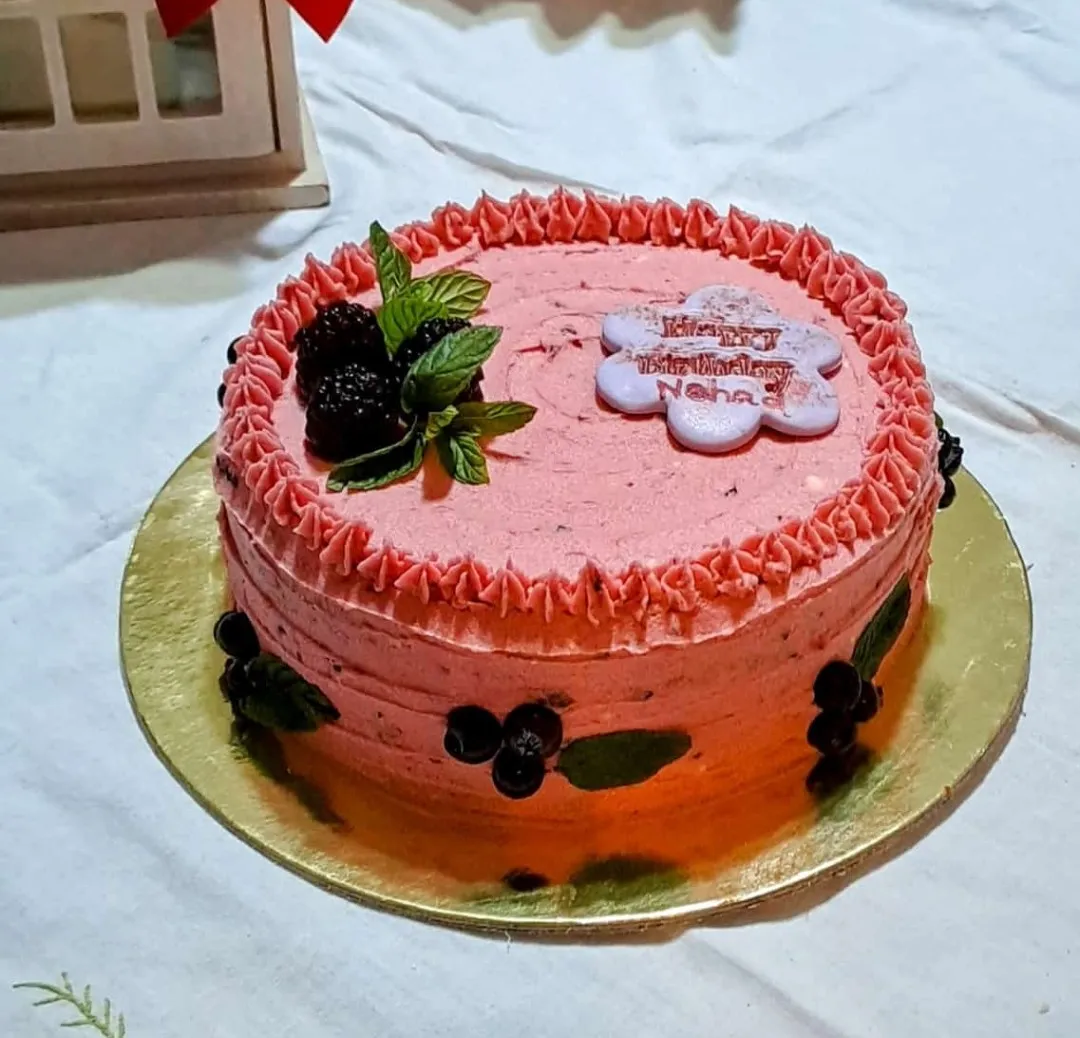 Mixed berries vegan cake