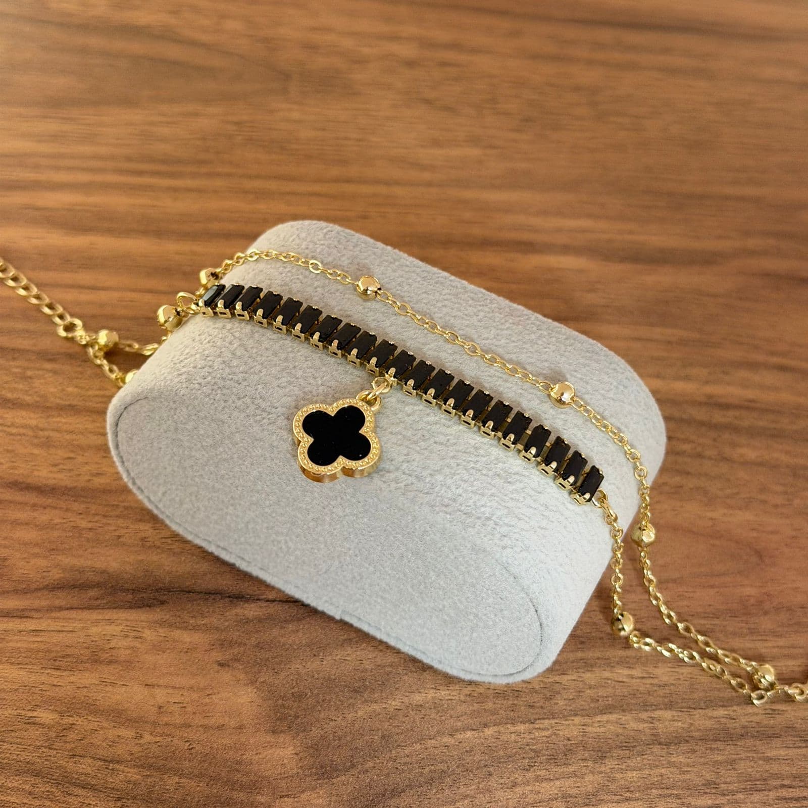 The Midnight anklet