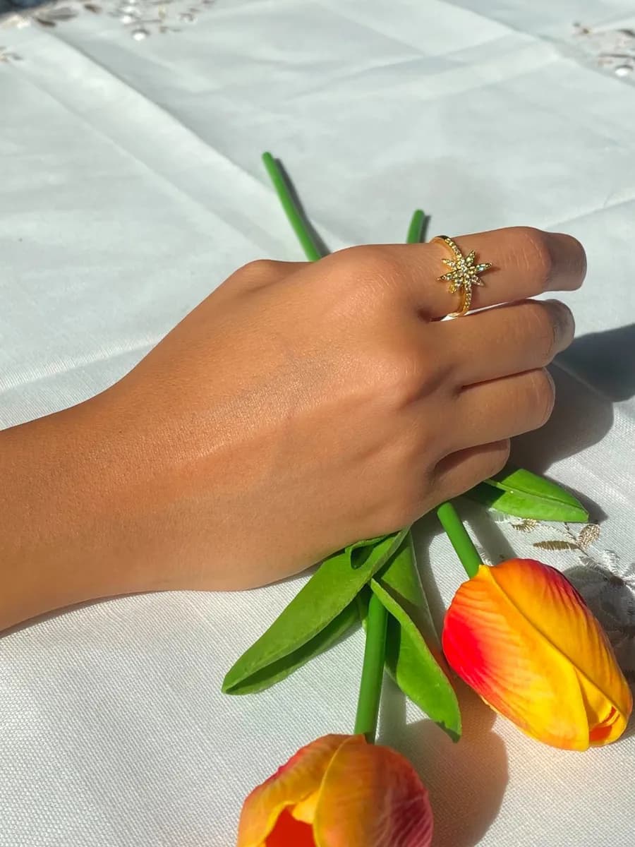 Stella ring