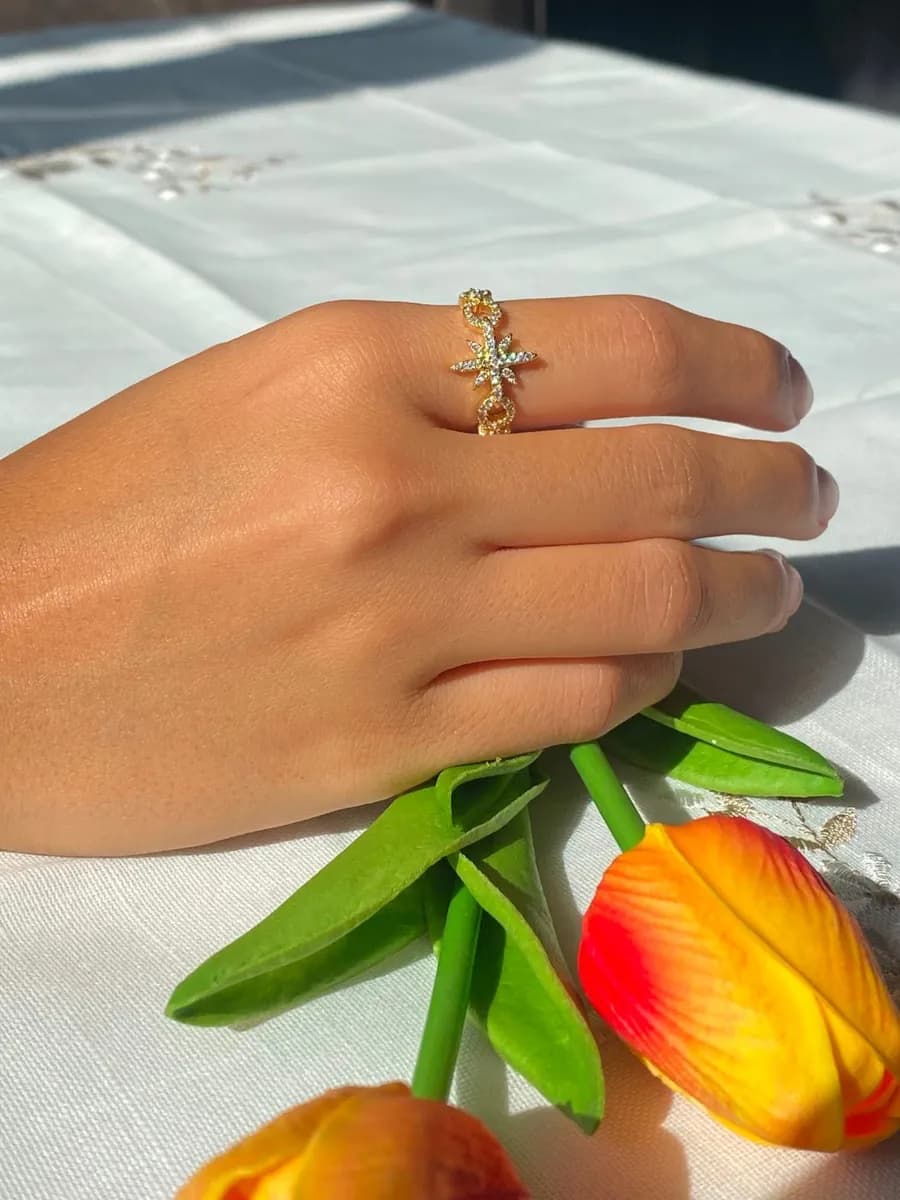 Velora star ring