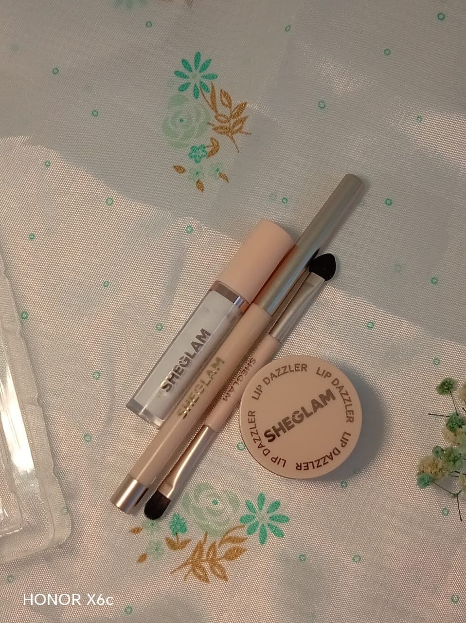 lip Dazzler glitter kit SHEGLAM