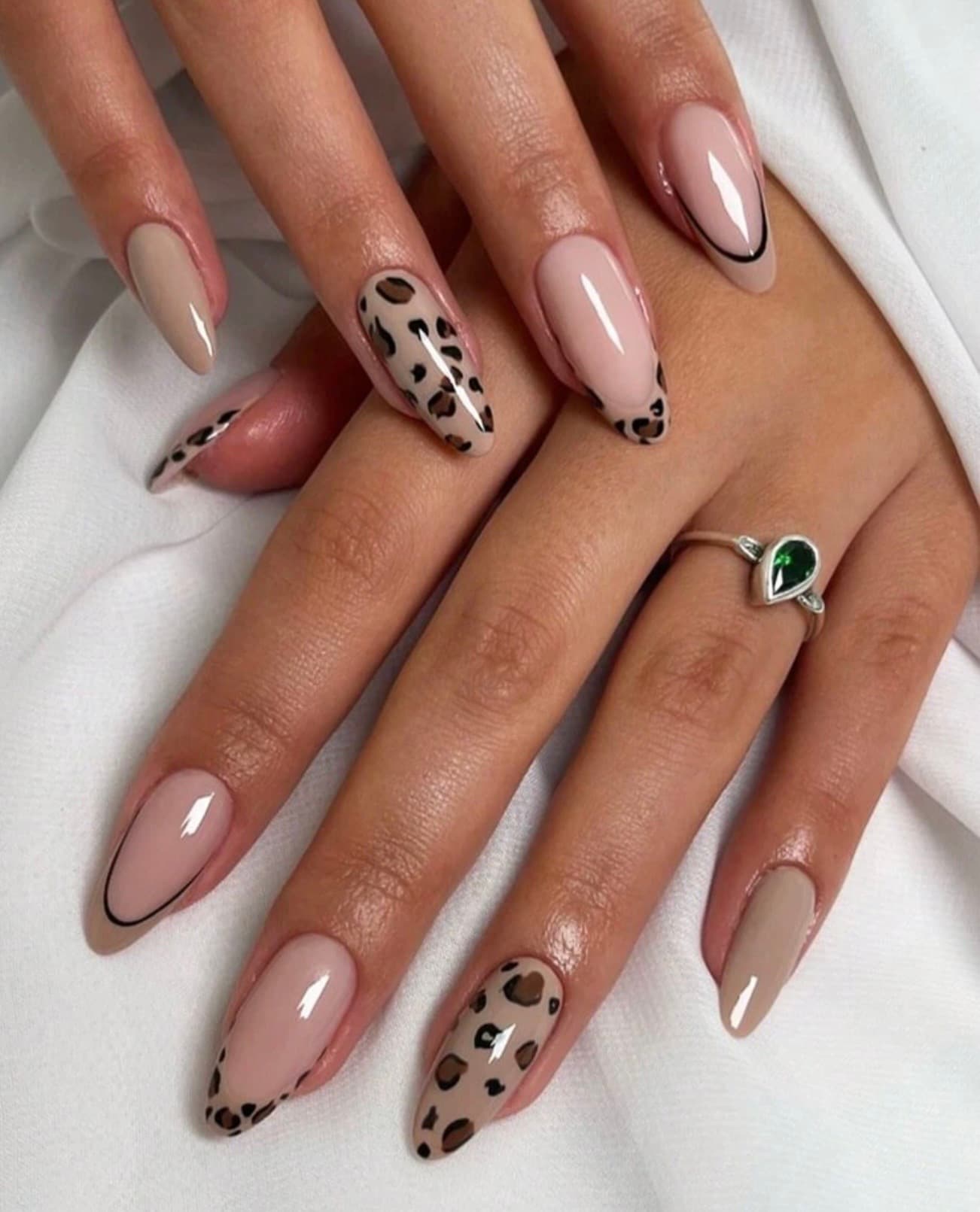 Nude Leopard Almond Press-On Nails πβ¨